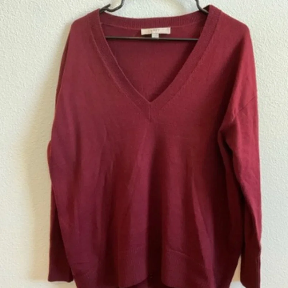 LOFT V-Neck Tunic Sweater - Picture 2 of 4